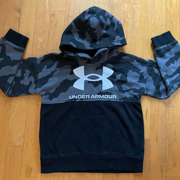 Under Armour Camo Hoodie Size 6 Pullover Sweatshirt - Picture 2 of 8